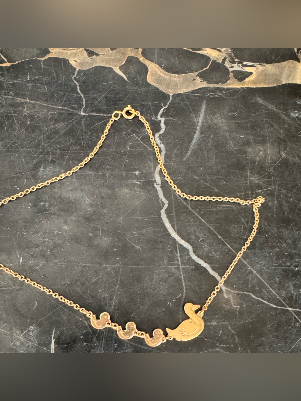 Vintage 1979 Avon Darling Ducklings Necklace
Gold Tone